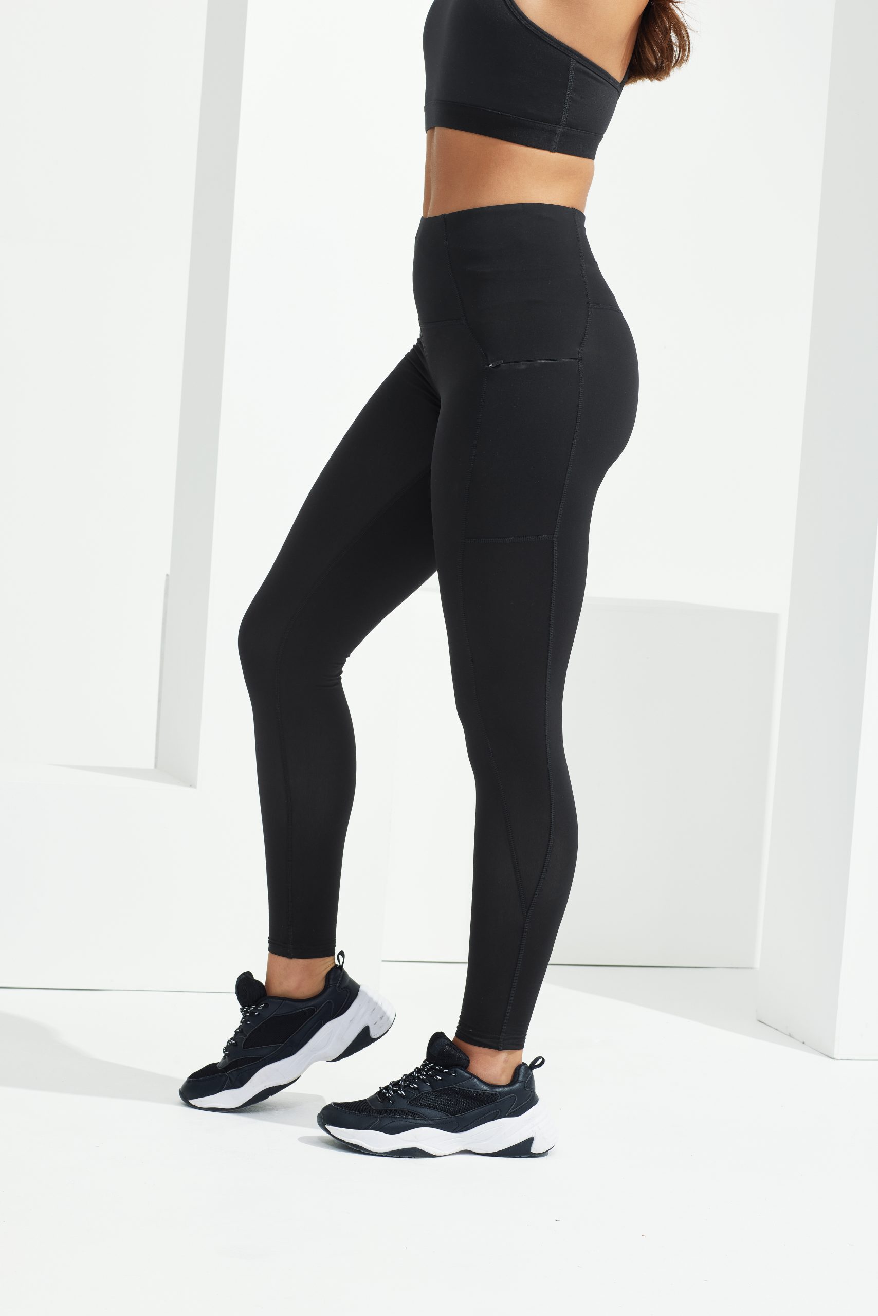 Legging sport extérieur femme : bougez librement en plein air – Image 2