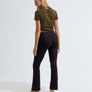 Legging évasé Tridri : le confort sportif au service de votre bien‑être